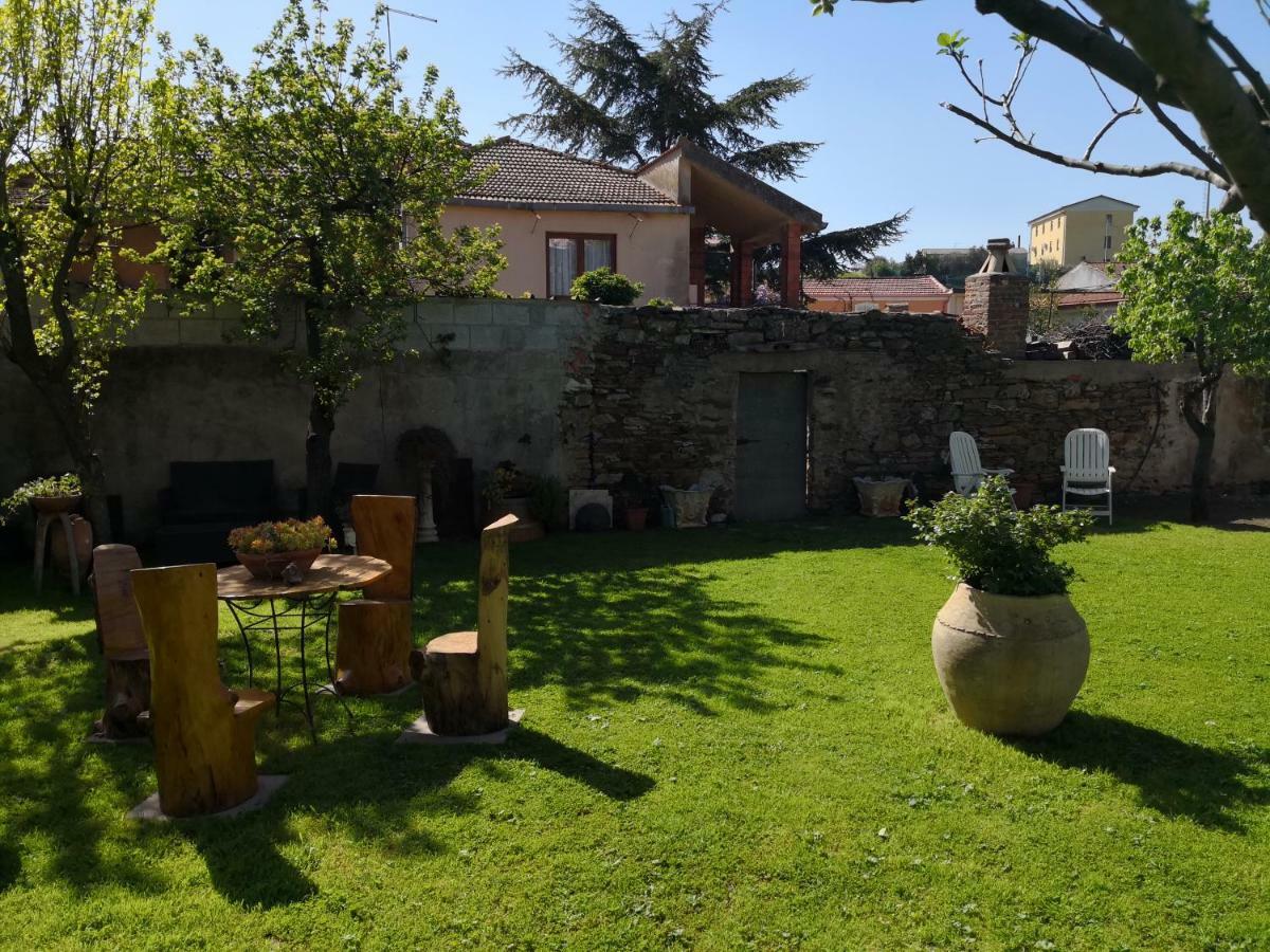 Bed and Breakfast Zia Chiarina San Nicolo Gerrei Exterior foto